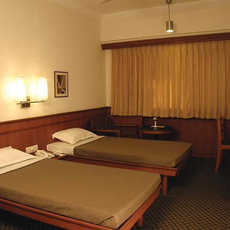 โฮเต็ล สกายลอน Hotel อาเมดาบัด ภายนอก รูปภาพ