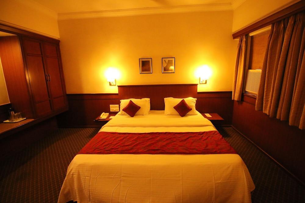 โฮเต็ล สกายลอน Hotel อาเมดาบัด ภายนอก รูปภาพ