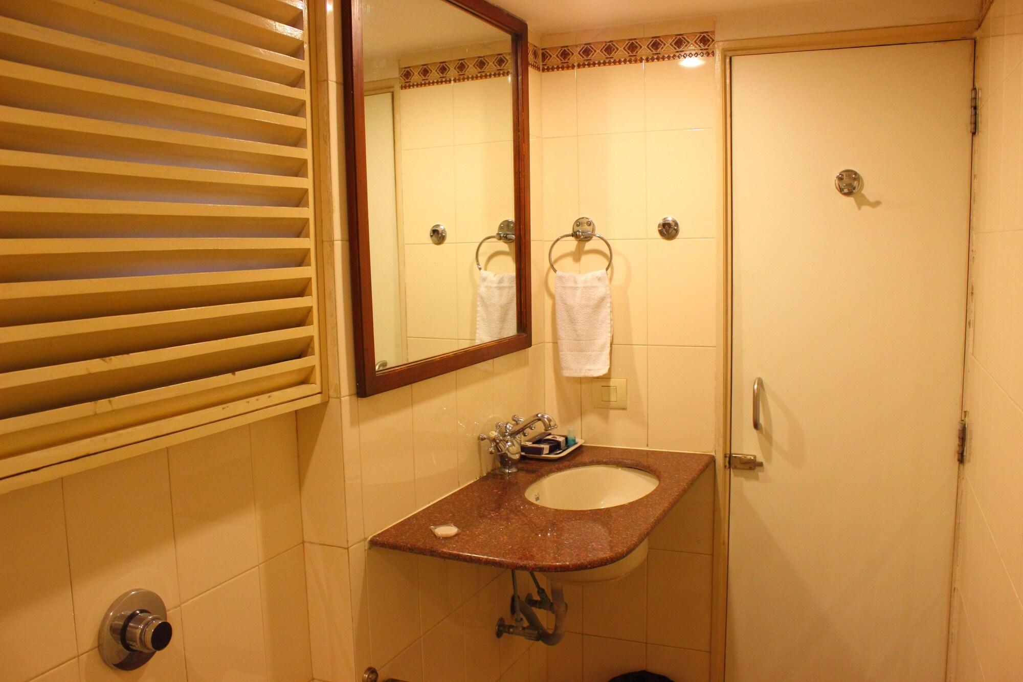 โฮเต็ล สกายลอน Hotel อาเมดาบัด ภายนอก รูปภาพ