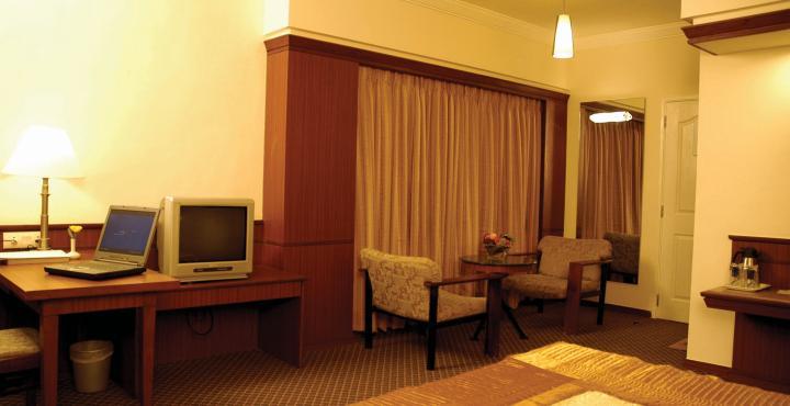 โฮเต็ล สกายลอน Hotel อาเมดาบัด ภายนอก รูปภาพ