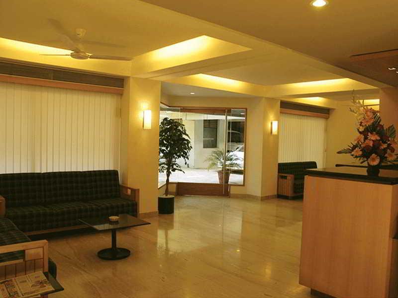โฮเต็ล สกายลอน Hotel อาเมดาบัด ภายนอก รูปภาพ